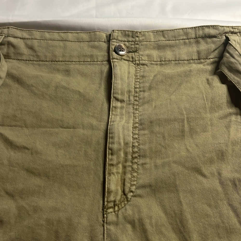 NWT Old Navy Olive Green Shorts - Picture 7 of 10